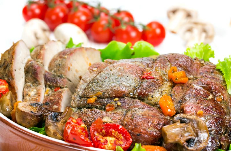 Запеченная шея с овощами