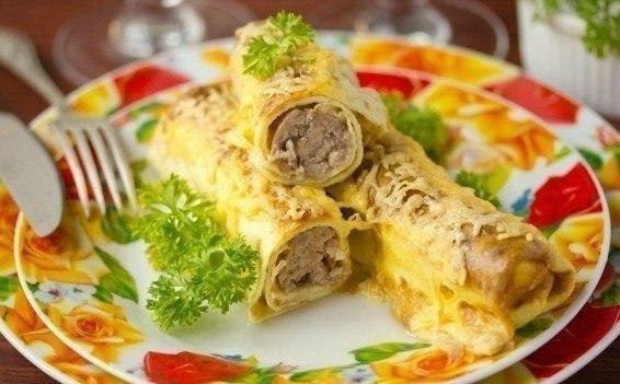 Яичные рулетики с мясной начинкой