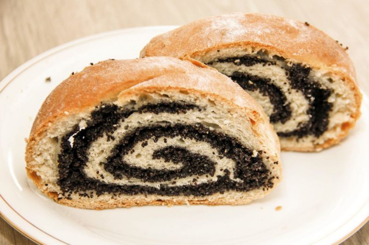Рулет із маком