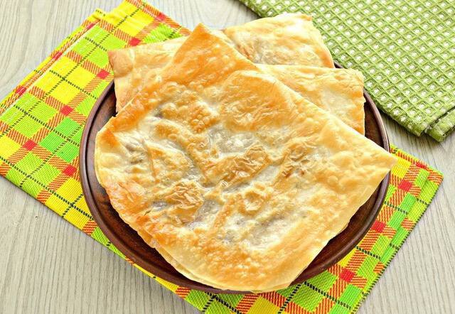 Чебуреки з лаваша на сковороді