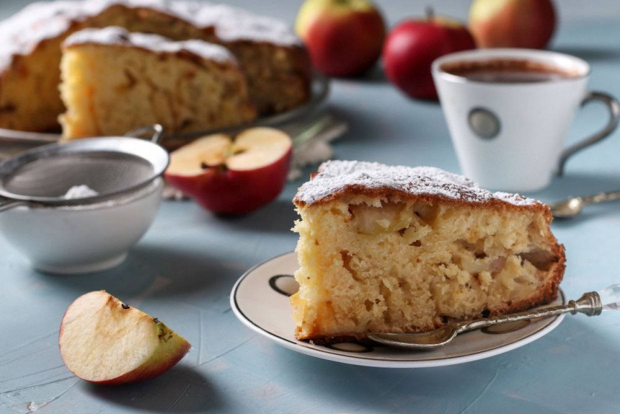 Шарлотка с яблоками в мультиварке ПП