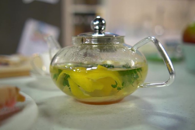 Ароматний чай з лимоном, імбиром та корицею
