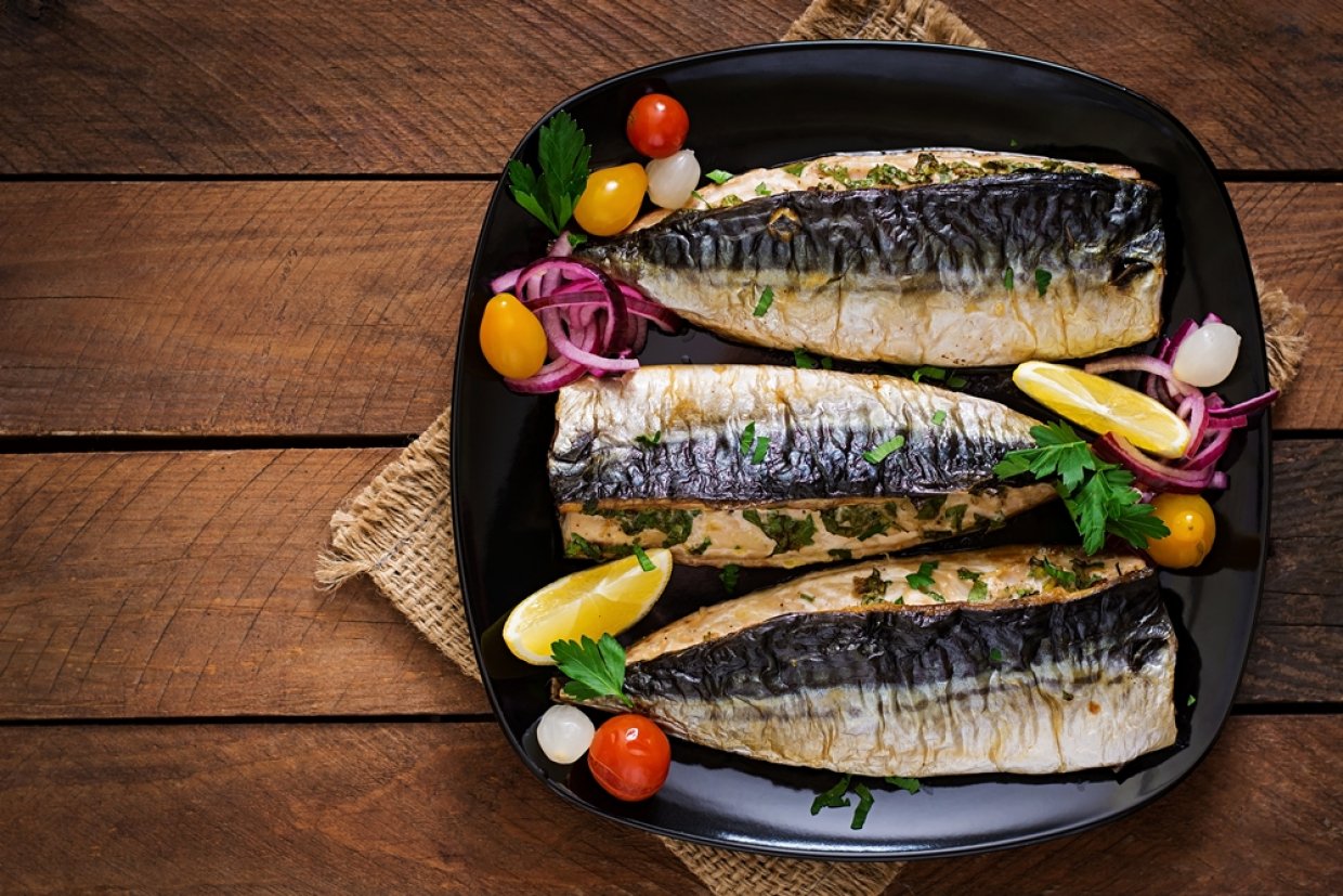 Запеченная скумбрия с травами