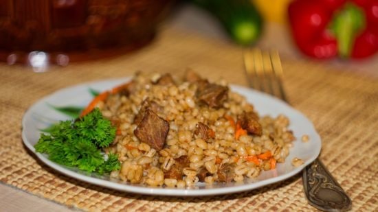 Перловка с тушенкой в мультиварке