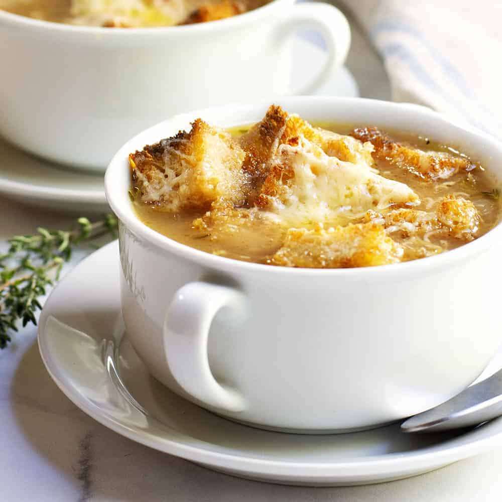 Сырный суп по-французски с чесночными гренками