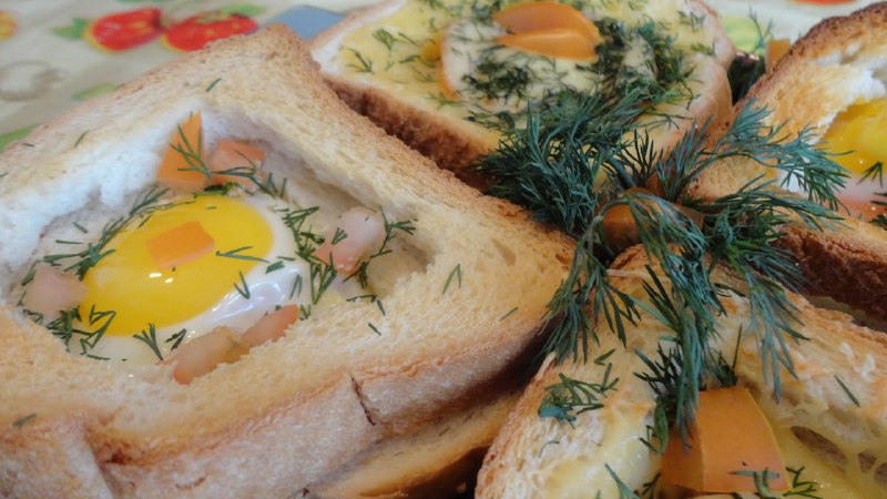 Горячие бутерброды в мультиварке с яйцом