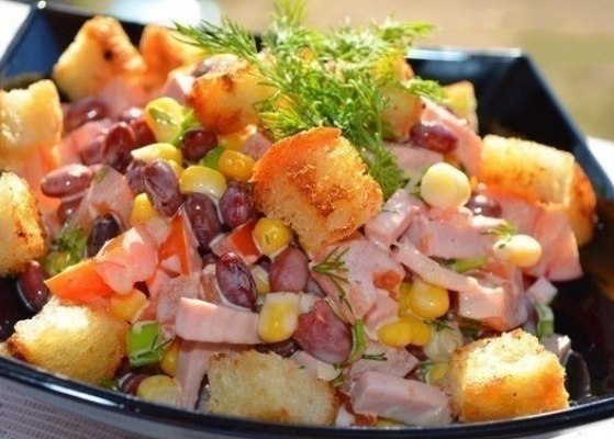 Салат з квасолею та кукурудзою