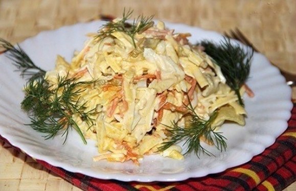 Салат із копченим сиром