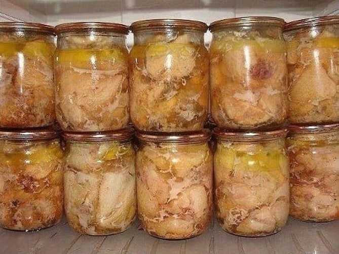Домашня тушонка з курки