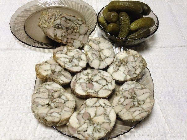 Мармуровий рулет із курки