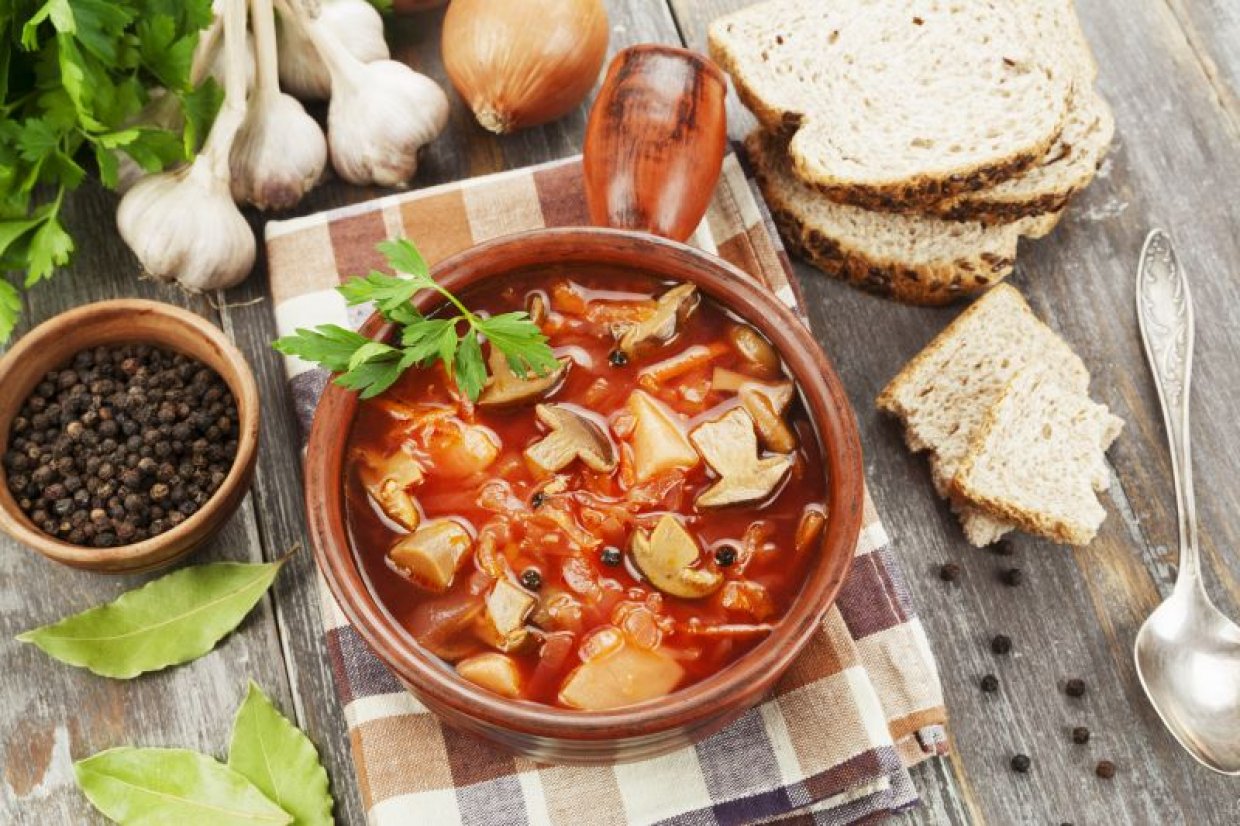 Борщ з маслюками