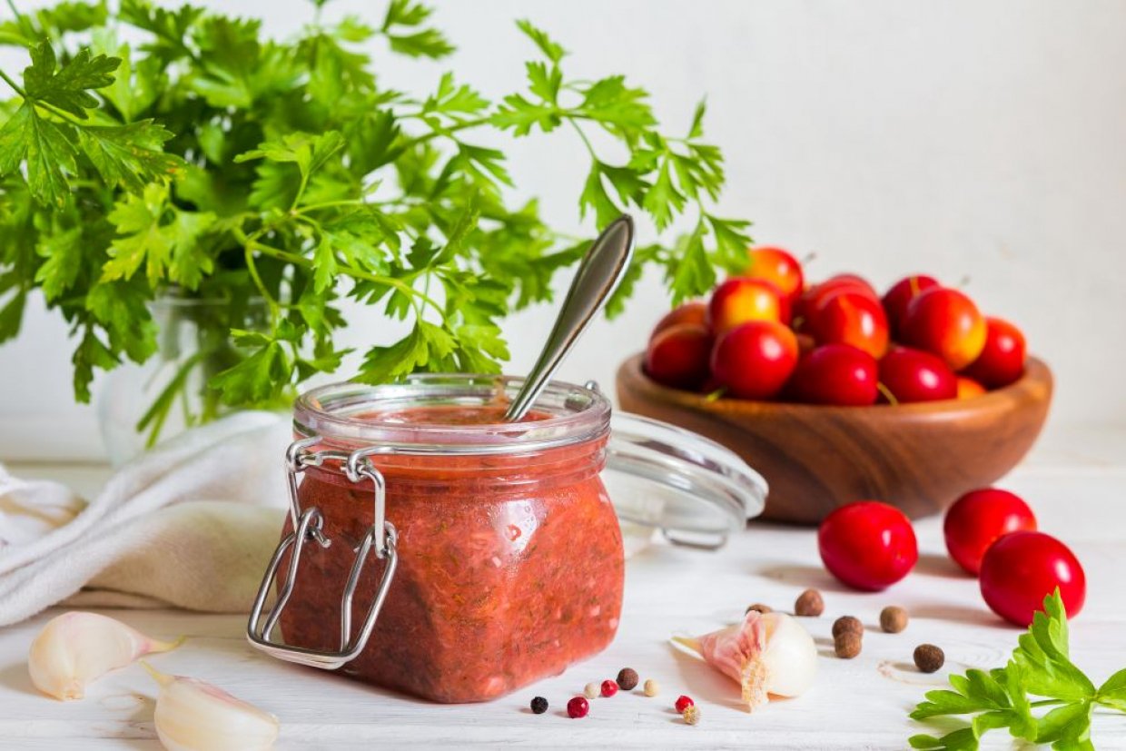 Соус из алычи к мясу