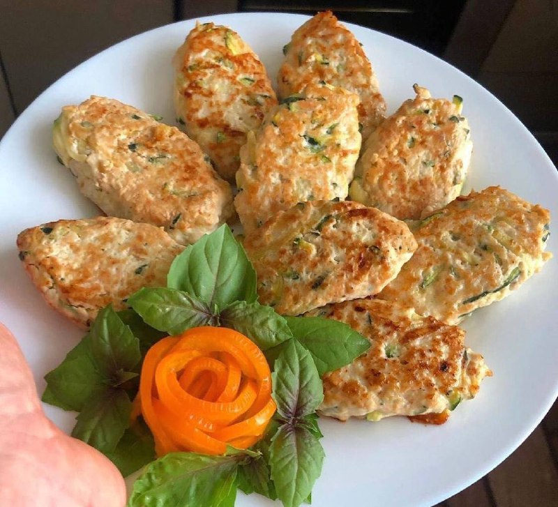 Курячі котлетки з цукіні