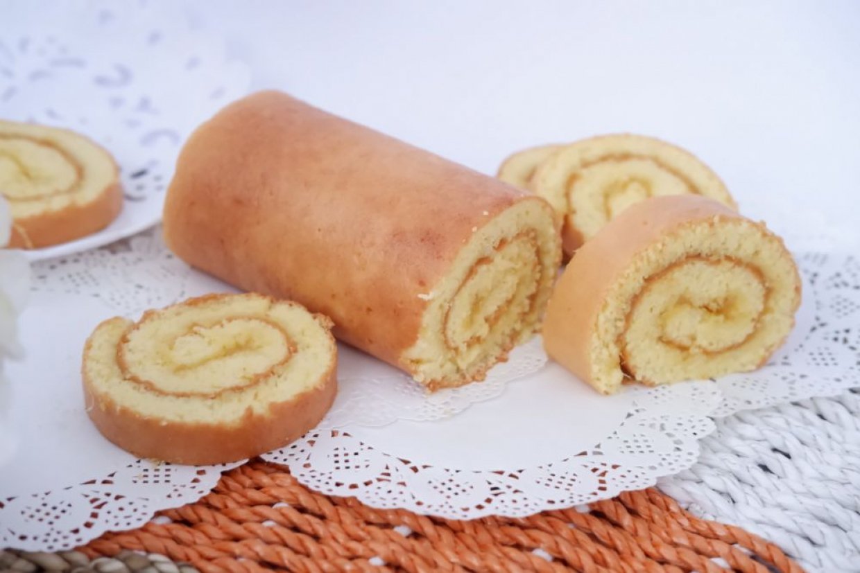 Банановий рулет зі згущеним молоком