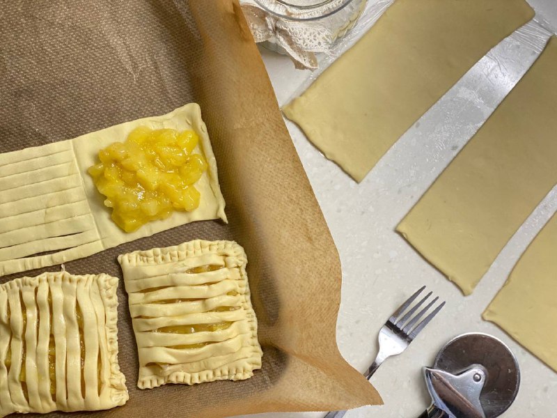 Слойки с ананасом