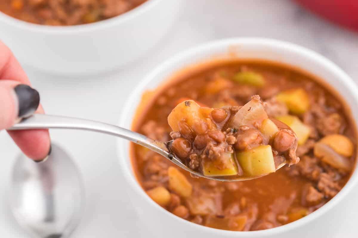 Солянка із сосисками
