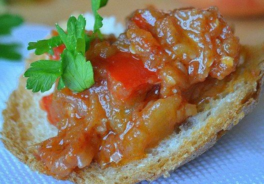 Баклажанна ікра з яблуками
