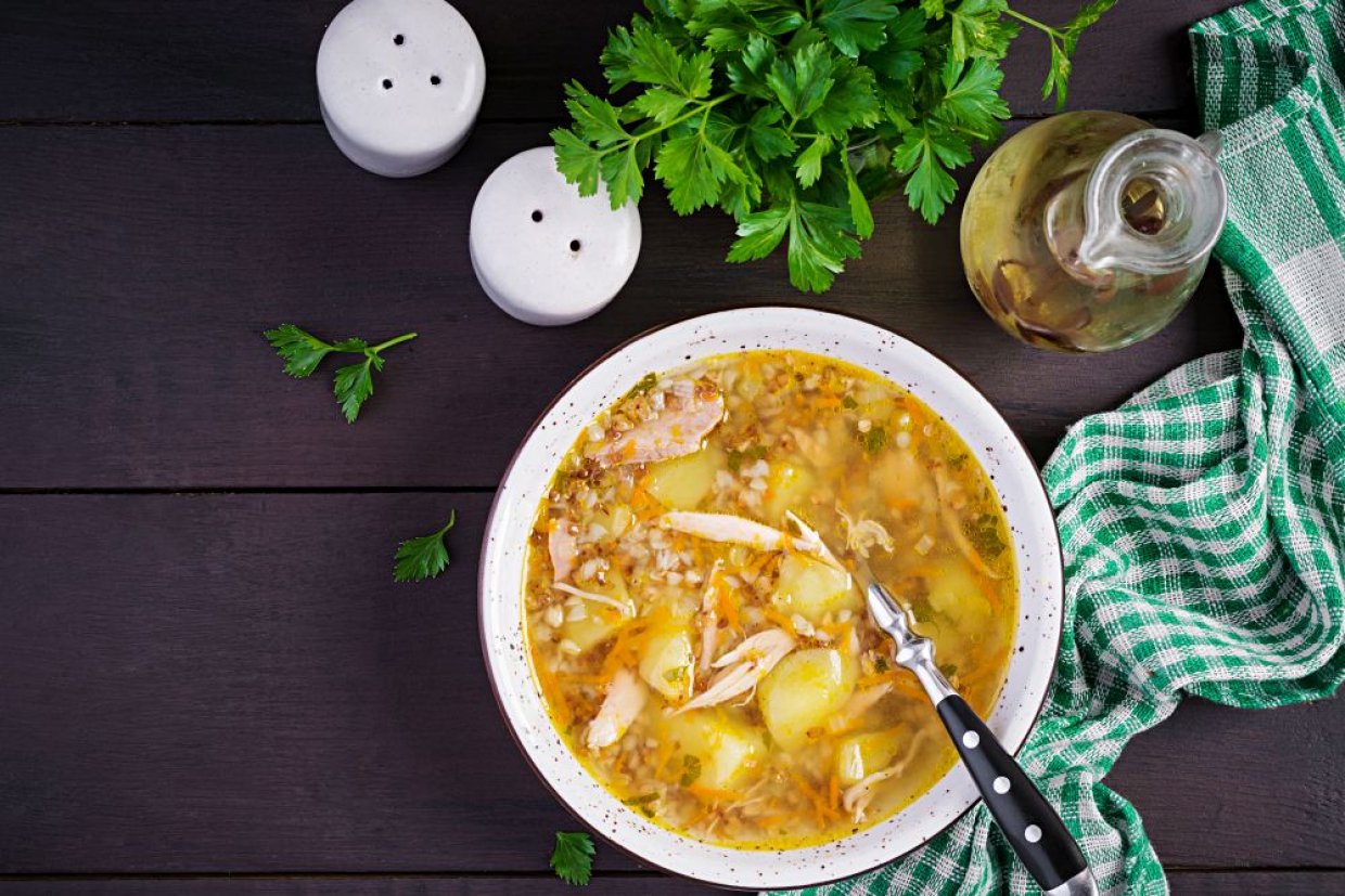 Суп з гречкою, картоплею та куркою
