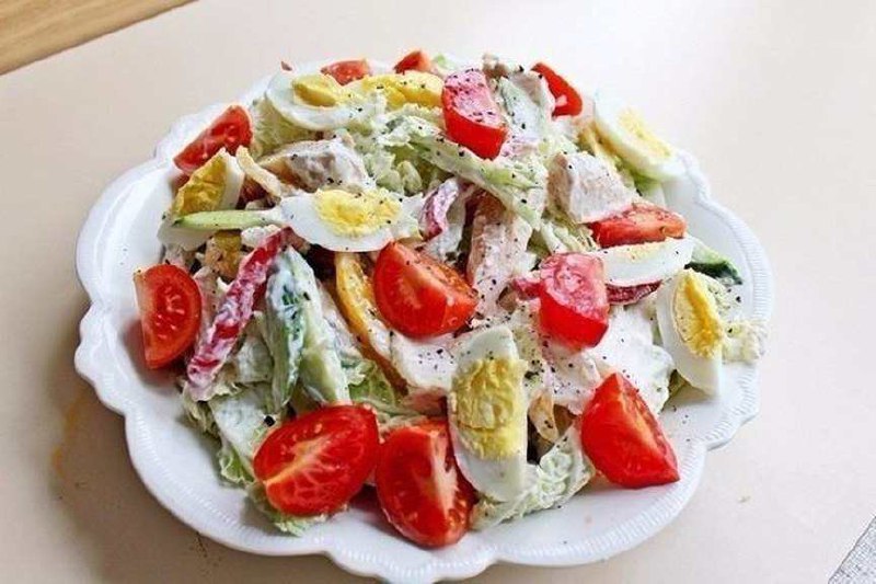 Салат з курячою грудкою 