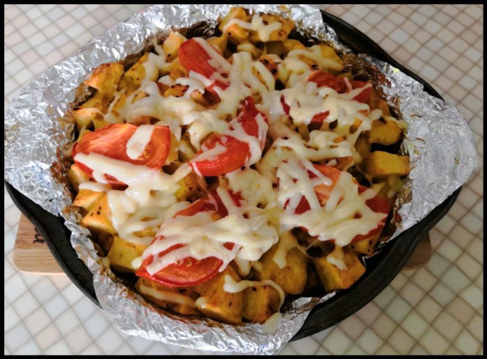 Картопля з куркою та сиром