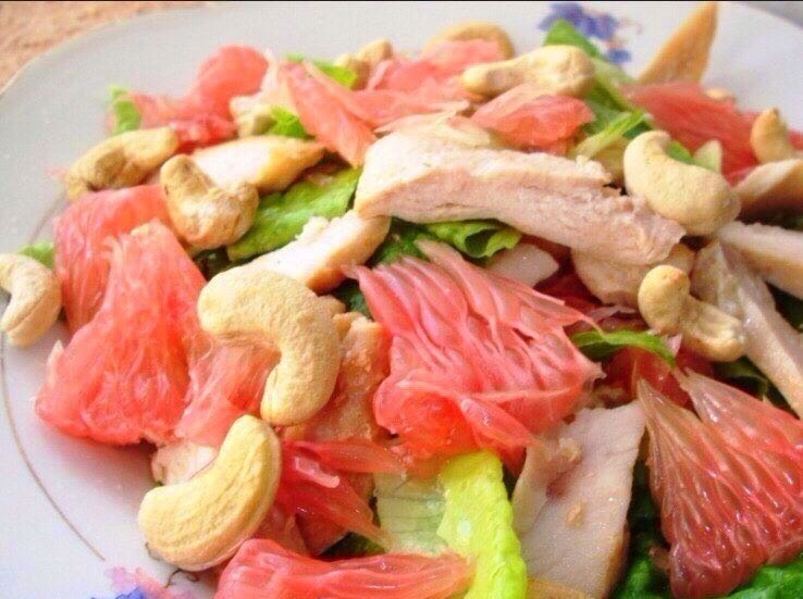Салат з грейпфрута та курки