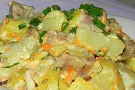 Картопля з яловичиною у мультиварці
