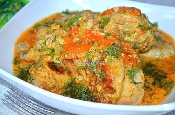 Нежная курочка в сметанном соусе в мультиварке