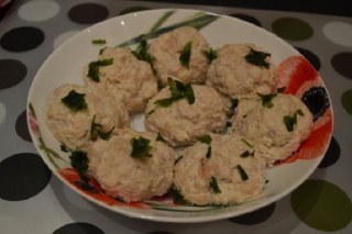 Парові котлети з індички з рисом у мультиварці