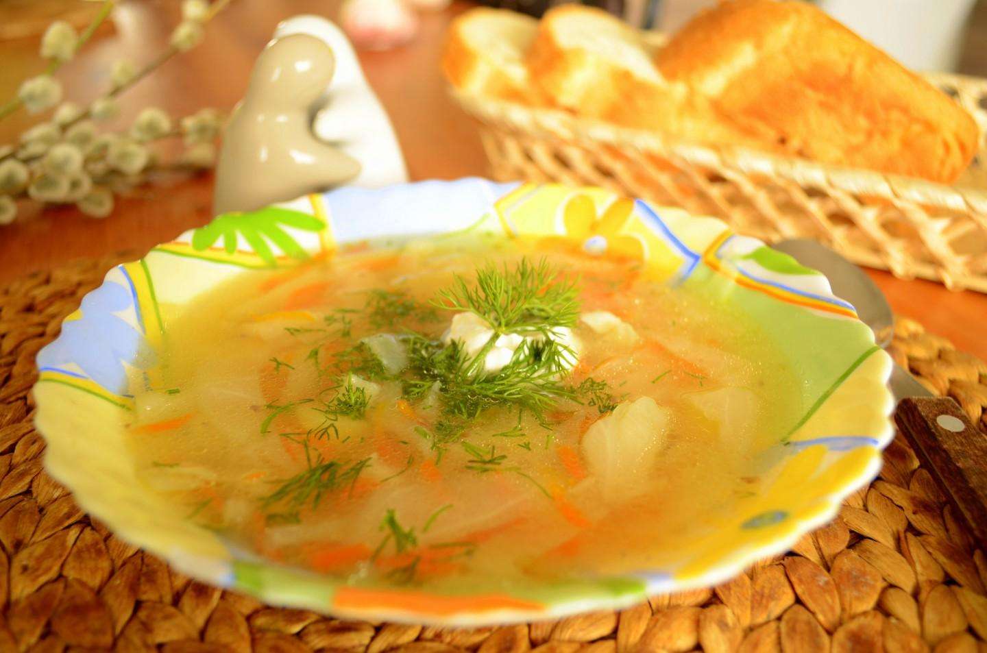 Щи з кислою капустою та м’ясом