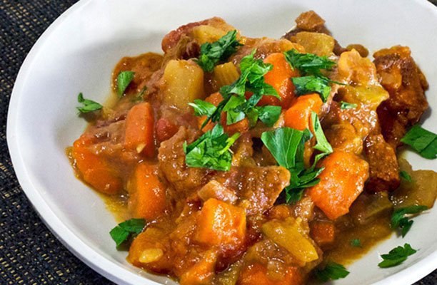 Тушкована яловичина з овочами