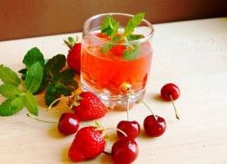Компот - ягідний мікс у мультиварці