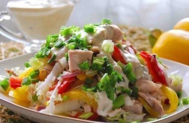 Салат з курячим філе 