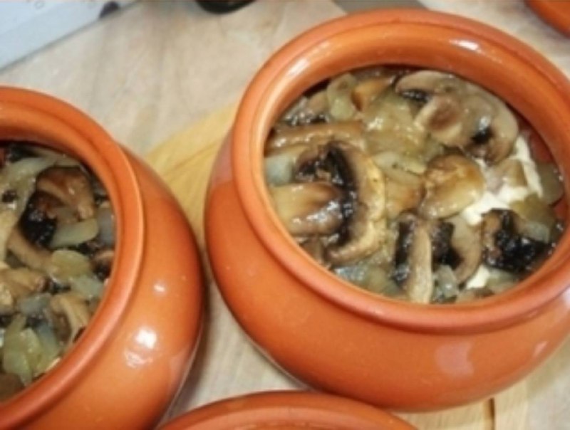 Свинина с сыром и грибами