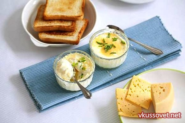 Яйця «а-ля кокот» у мультиварці