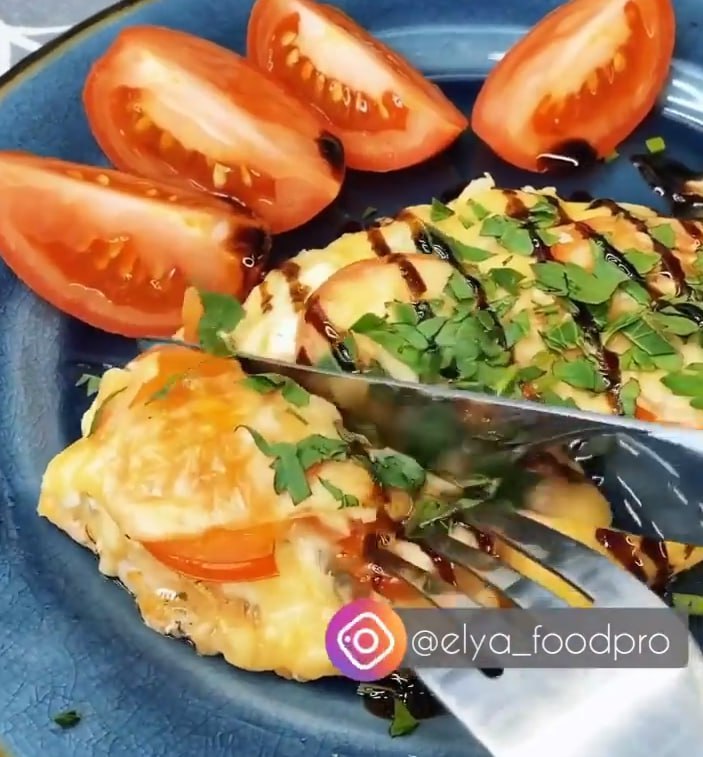 Куряче філе під сирною шапкою