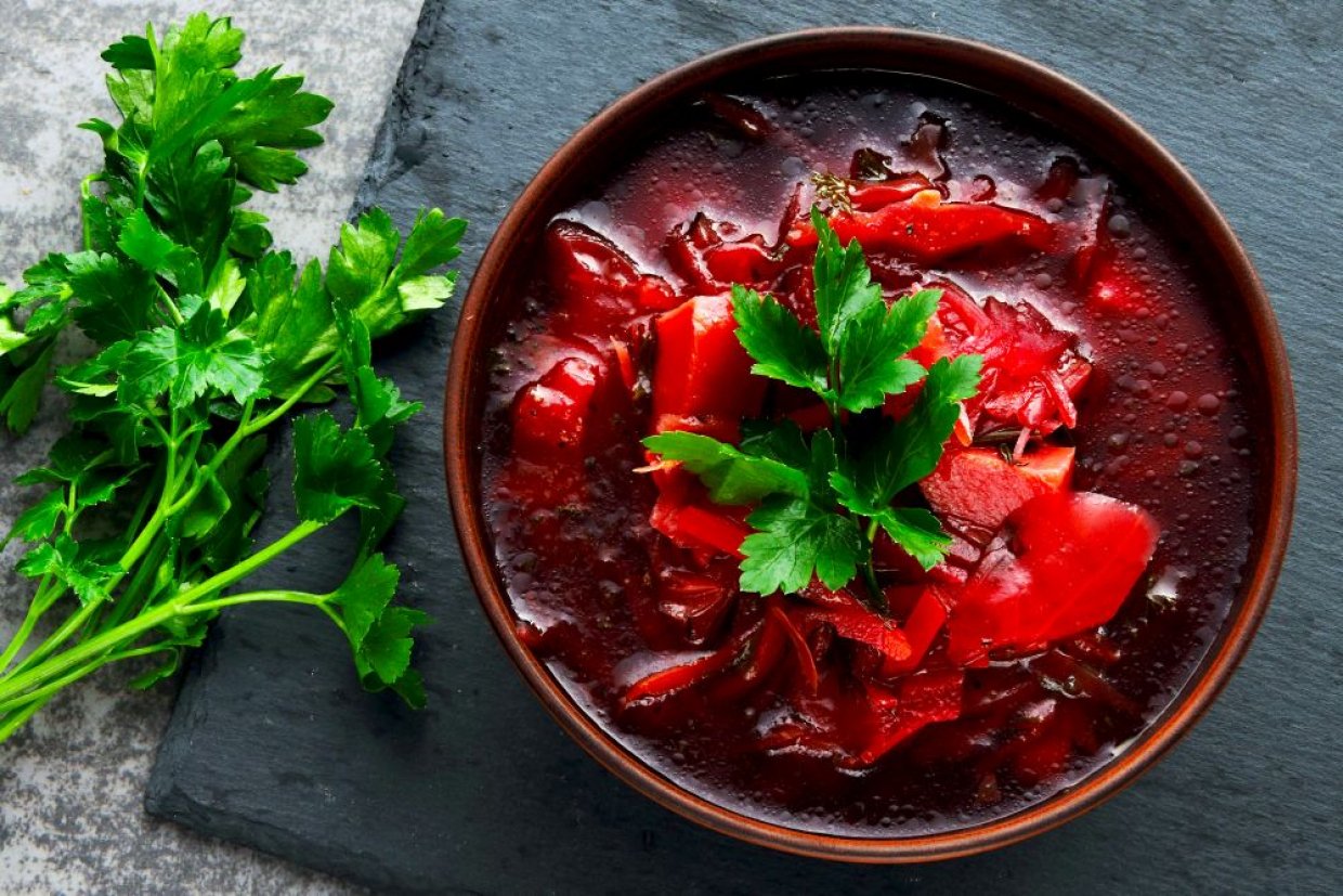 Гарячий буряк з куркою