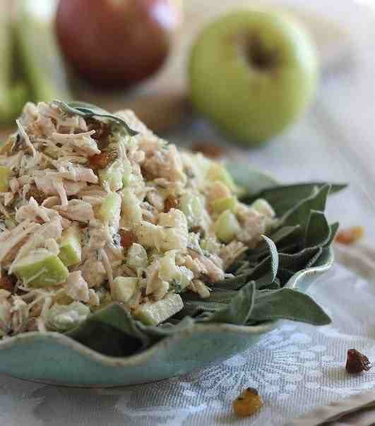 Курячий салат із яблуками