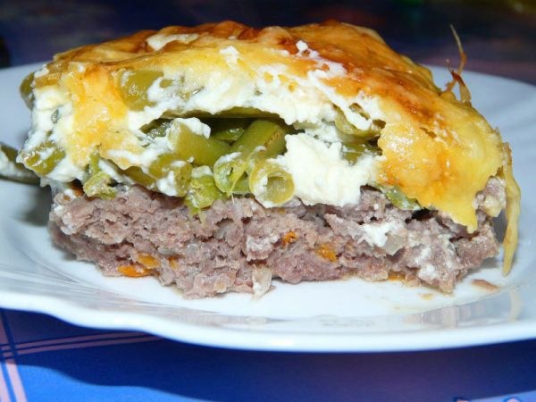 М’ясна запіканка з овочами у мультиварці