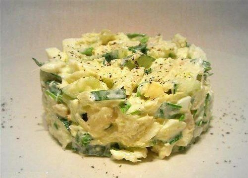 Салат з рибною консервою