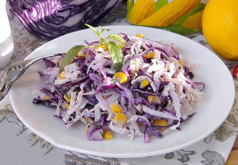 Овощной салат с кукурузой