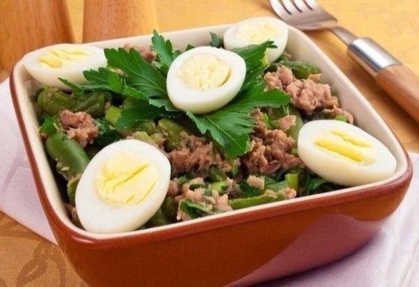 Салат з тунцем та стручковою квасолею