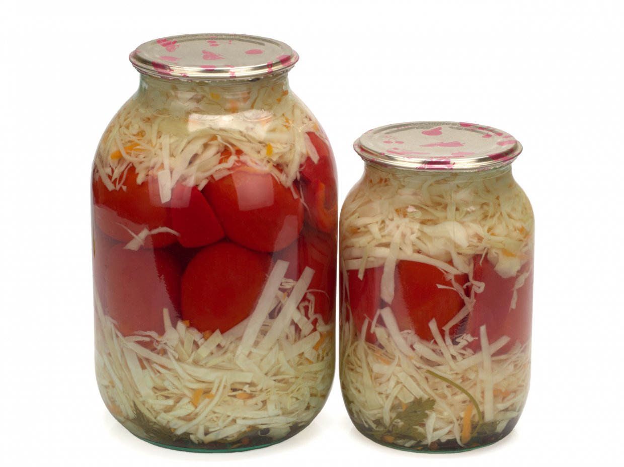 Помидоры с капустой на зиму в банках