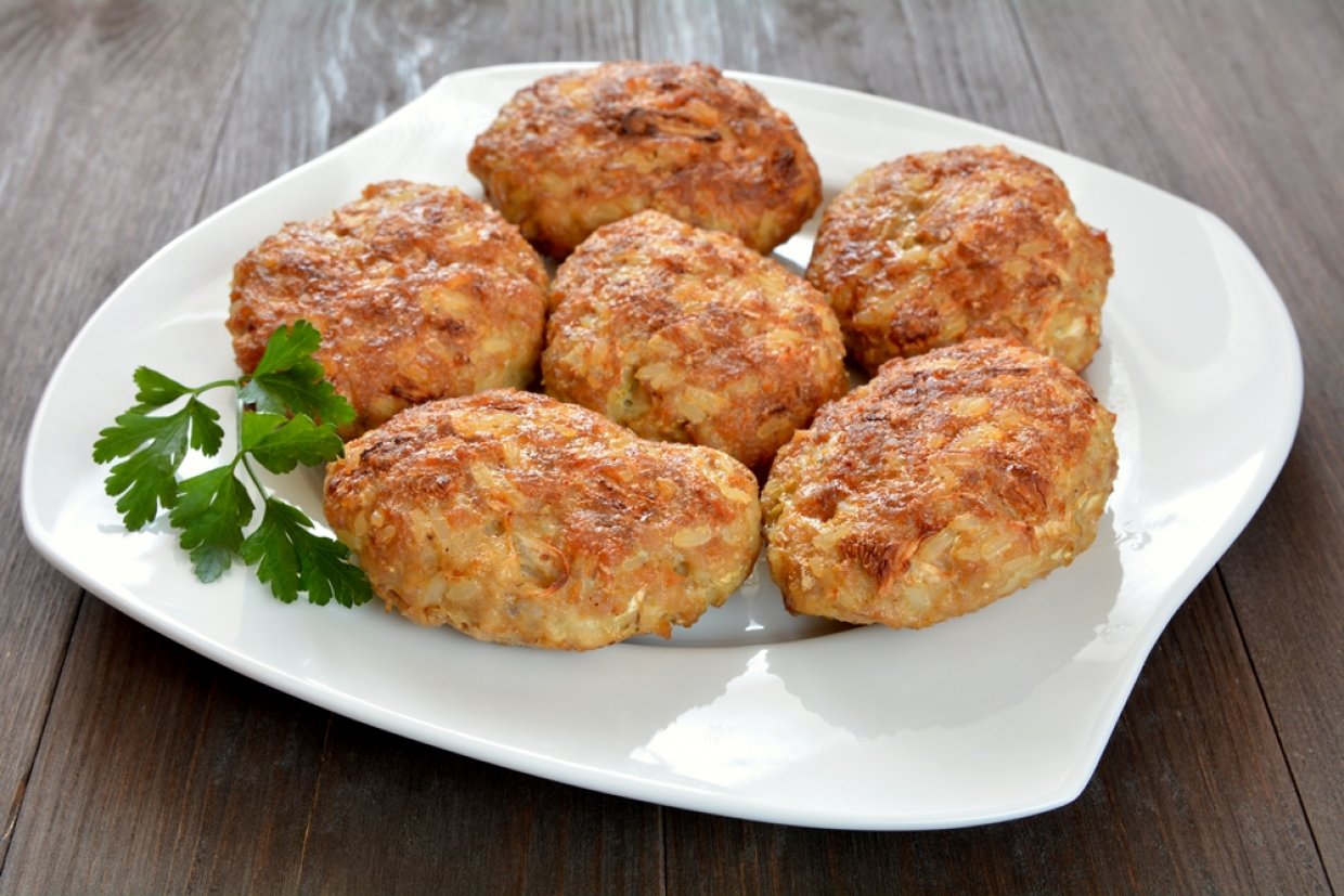 Курячі котлети з рисом та капустою