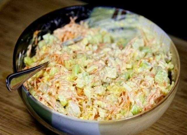 Салат з корейською морквою та куркою