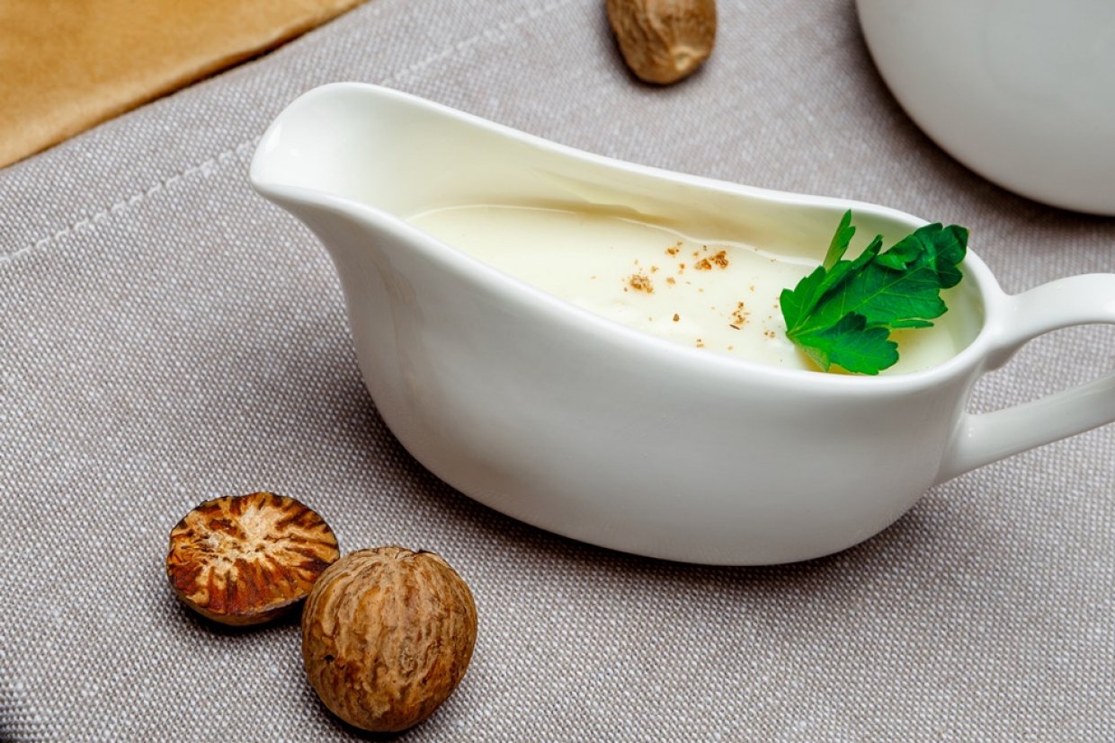 Классический соус бешамель для жульена с курицей и грибами