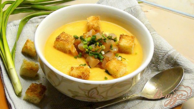 Гороховый суп-пюре с гренками в мультиварке