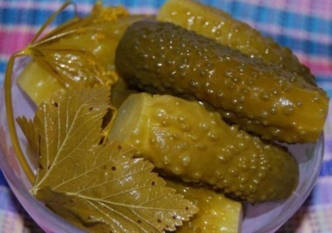 Бочкові хрусткі огірочки