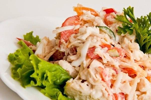 Салат з куркою та сиром