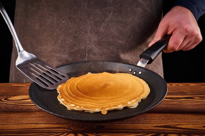 Блинные корзиночки с плавленым сыром и морепродуктами