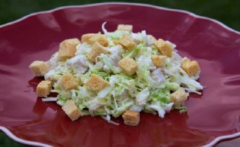 Салат из курицы и капусты